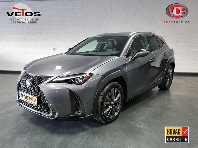 Grijs Gebruikt 2019 Lexus UX Sport Line SUV | € 30.850 (Iets duurder) - Afbeelding 1/4