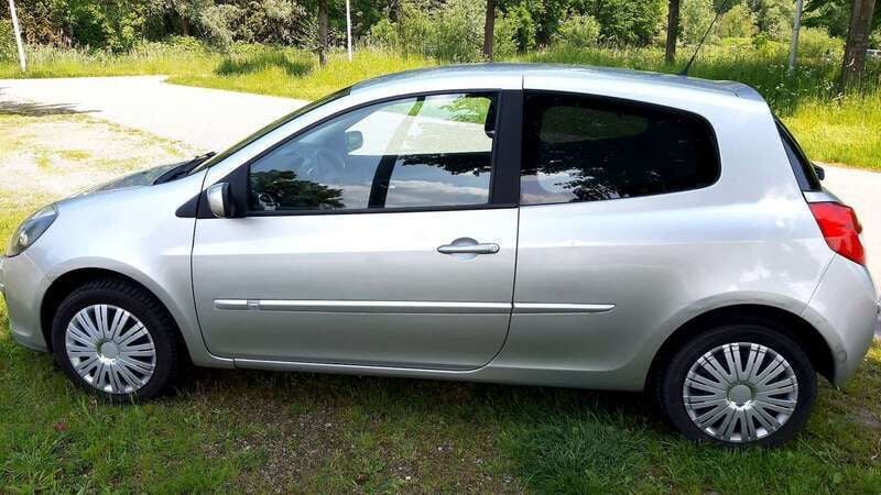 Grijs Gebruikt 2006 Renault Clio II Luxe Hatchback | € 1.150 (Eerlijke prijs) - Afbeelding 1/4