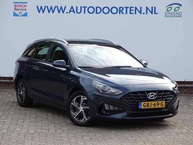 Blauw, metallic lak Gebruikt 2023 Hyundai i30 Comfort Stationwagen | € 19.950 (Goede deal) - Afbeelding 1/4