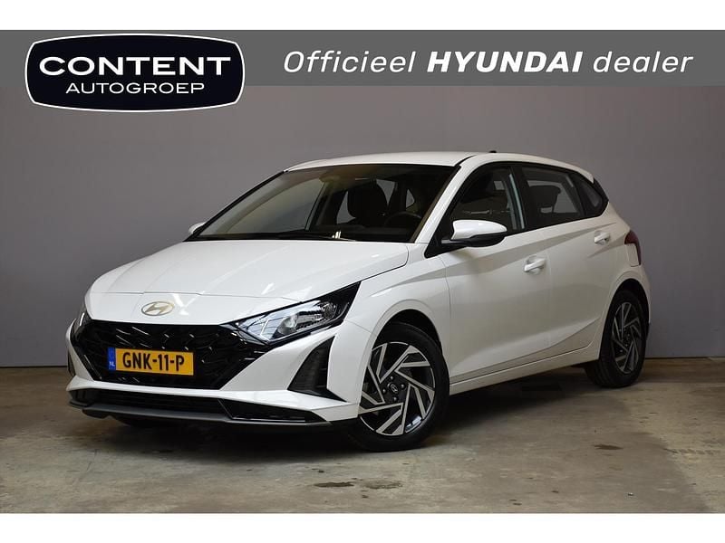 Wit Occasion 2024 Hyundai i20 Comfort Hatchback | € 17.940 (Goede deal) - Afbeelding 1/4