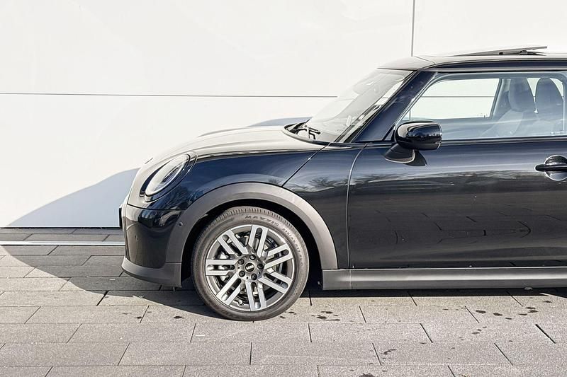 Nieuw Mini Cooper Classic 156 PK (114 kW) 2025 Zwart Hatchback