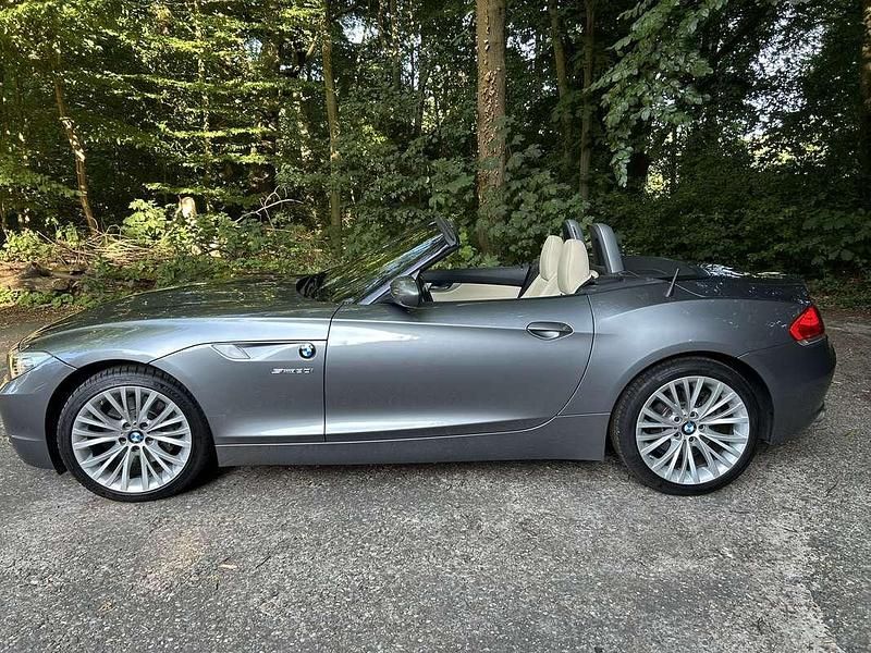 Grijs Gebruikt 2009 BMW Z4 Cabriolet | € 26.500 (Eerlijke prijs) - Afbeelding 1/4