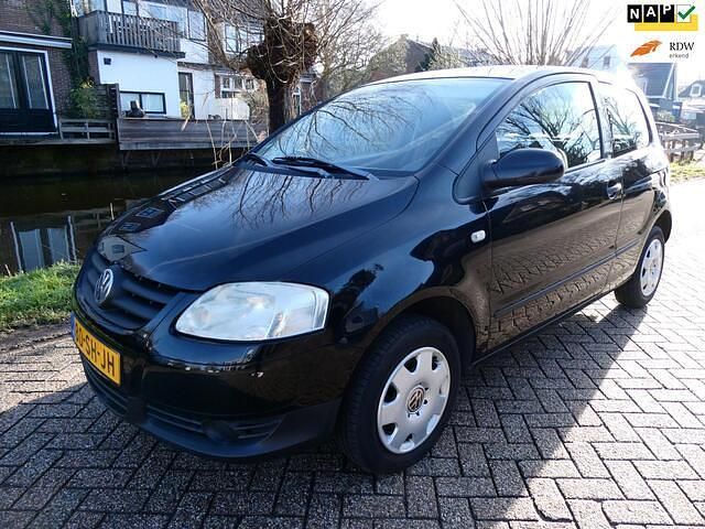 Zwart Occasion 2006 VW Fox Trendline Hatchback | € 1.495 (Eerlijke prijs) - Afbeelding 1/4