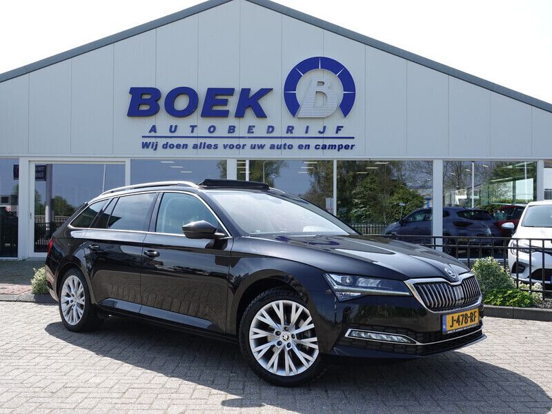 Zwart Gebruikt 2020 Skoda Superb Business Line Stationwagen | € 26.340 (Eerlijke prijs) - Afbeelding 1/4