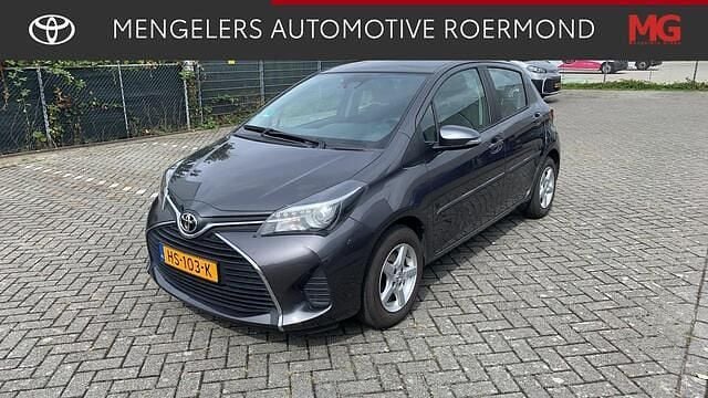Grijs Gebruikt 2015 Toyota Yaris Hatchback | € 9.945 (Eerlijke prijs) - Afbeelding 1/4