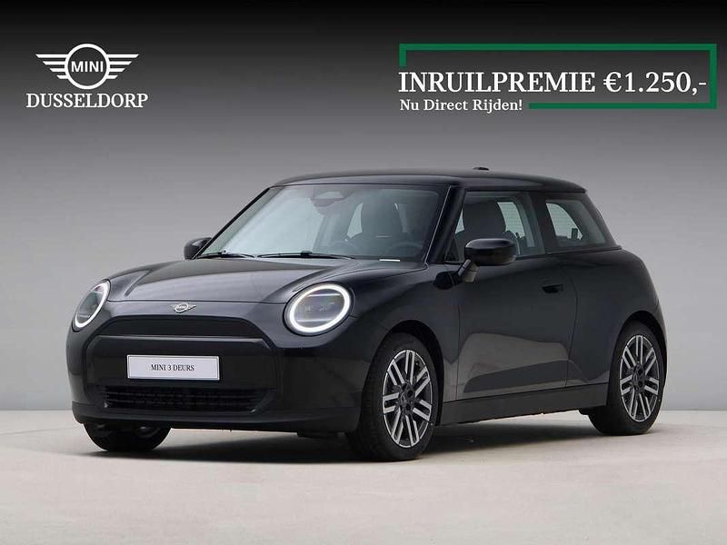 Zwart Nieuw 2025 Mini Cooper Classic Hatchback | € 36.590 (Eerlijke prijs) - Afbeelding 1/4