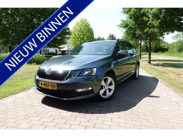 Grijs Gebruikt 2019 Skoda Octavia Business Line Stationwagen | € 14.450 (Iets duurder) - Afbeelding 1/4