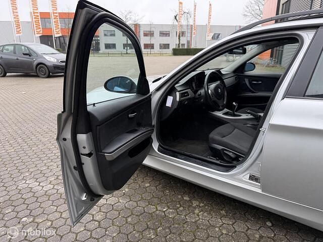 Occasion BMW 320 150 PK (110 kW) 2006 Grijs Stationwagen