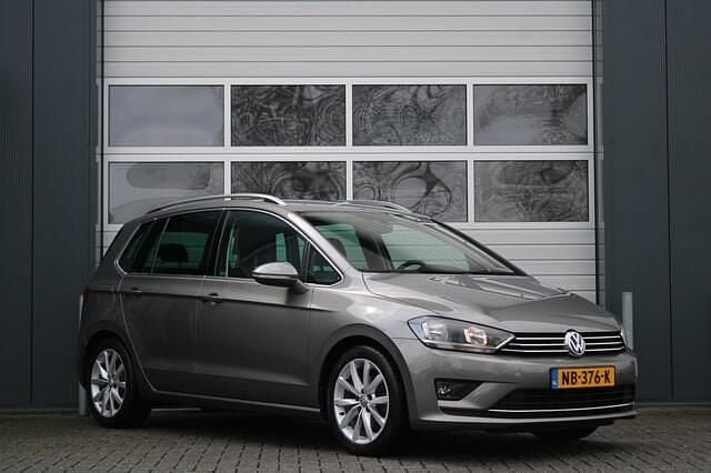 Grijs Gebruikt 2017 VW Golf Sportsvan MPV | € 11.450 (Eerlijke prijs) - Afbeelding 1/4