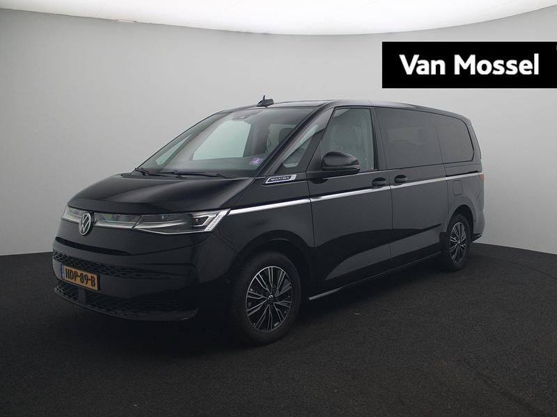 Zwart Gebruikt 2023 VW Multivan Life MPV | € 56.945 (Eerlijke prijs) - Afbeelding 1/4