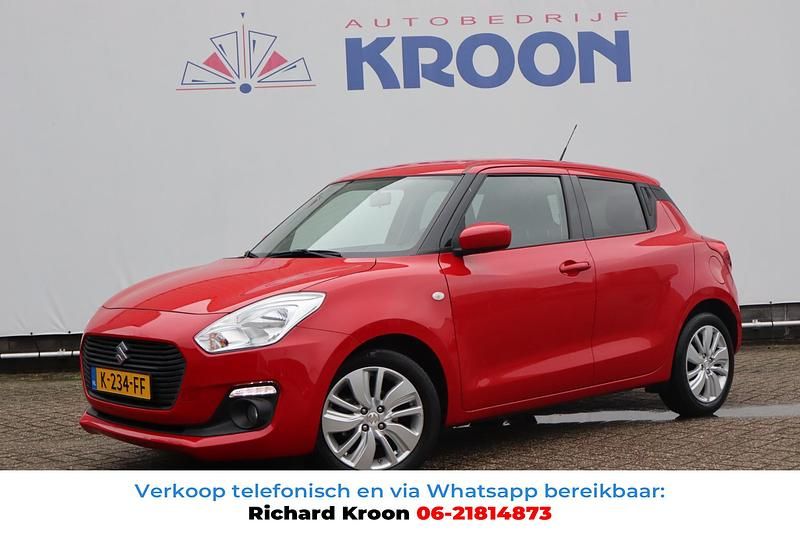 Rood Occasion 2020 Suzuki Swift Hatchback | € 13.450 (Eerlijke prijs) - Afbeelding 1/4