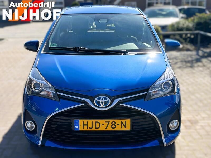 Blauw, metallic lak Gebruikt 2016 Toyota Yaris Hybrid Limited Hatchback | € 14.500 (Eerlijke prijs) - Afbeelding 1/4