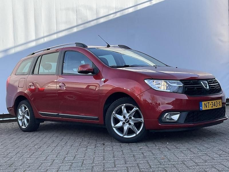Occasion Dacia Logan MCV Lauréate 2017 Rood (metallic) MPV