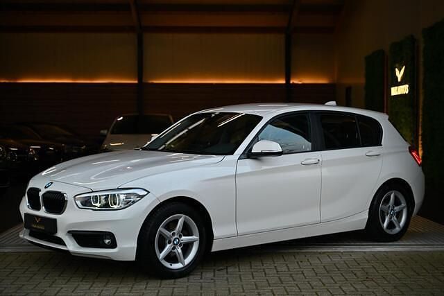 Wit Occasion 2016 BMW 116 Executive Hatchback | € 12.450 (Eerlijke prijs) - Afbeelding 1/4