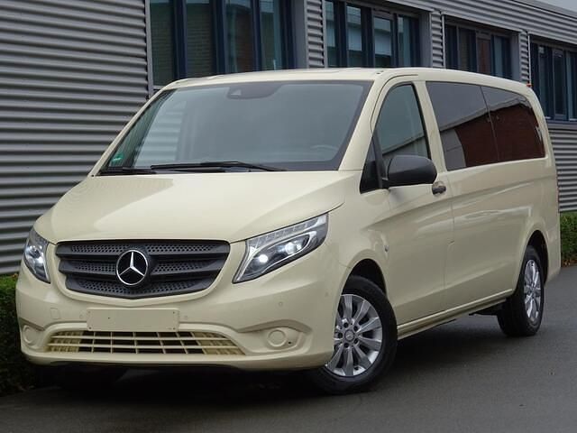 Beige Gebruikt 2017 Mercedes Vito MPV | € 12.450 - Afbeelding 1/4