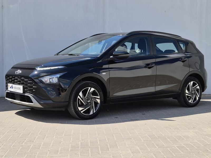 Zwart Gebruikt 2023 Hyundai Bayon Comfort SUV | € 22.930 (Eerlijke prijs) - Afbeelding 1/4
