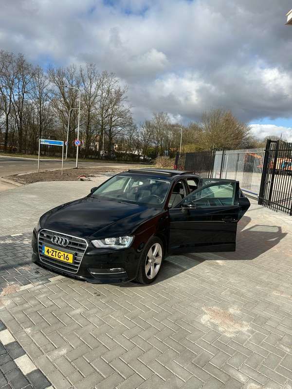 Zwart Gebruikt 2015 Audi A3 Hatchback | € 9.250 (Super prijs) - Afbeelding 1/4