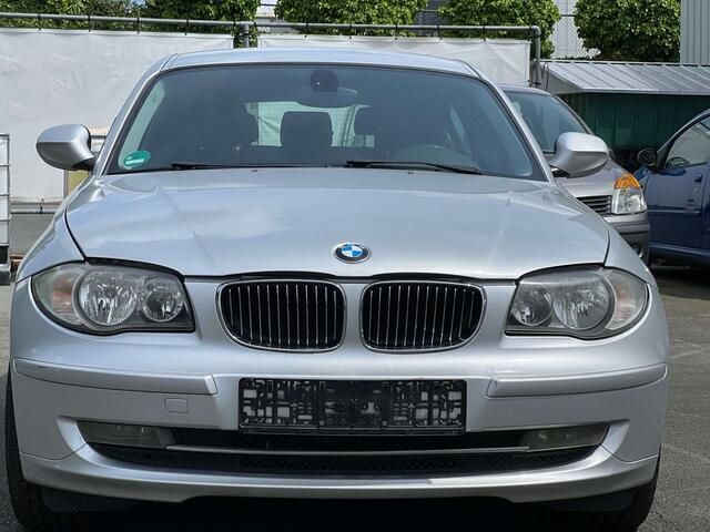 Grijs Gebruikt 2009 BMW 120 Hatchback | € 4.499 (Super prijs) - Afbeelding 1/4