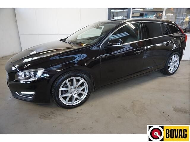 Zwart Occasion 2015 Volvo V60 Ocean Race Stationwagen | € 18.950 (Duur) - Afbeelding 1/4