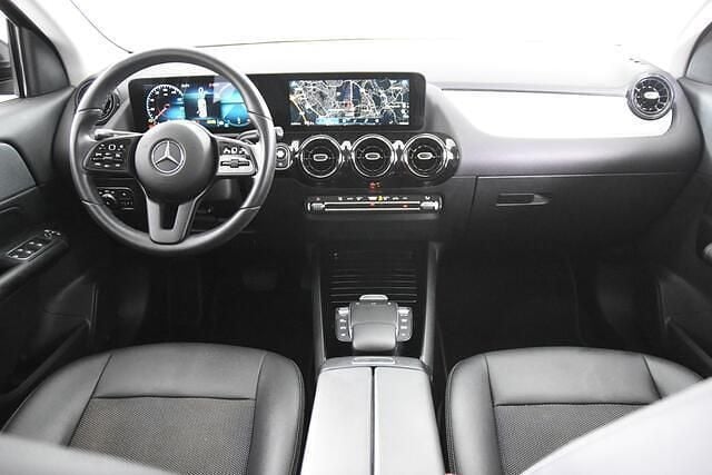 Zwart Gebruikt 2021 Mercedes GLA180 Business SUV | € 32.800 (Super prijs) - Afbeelding 1/4