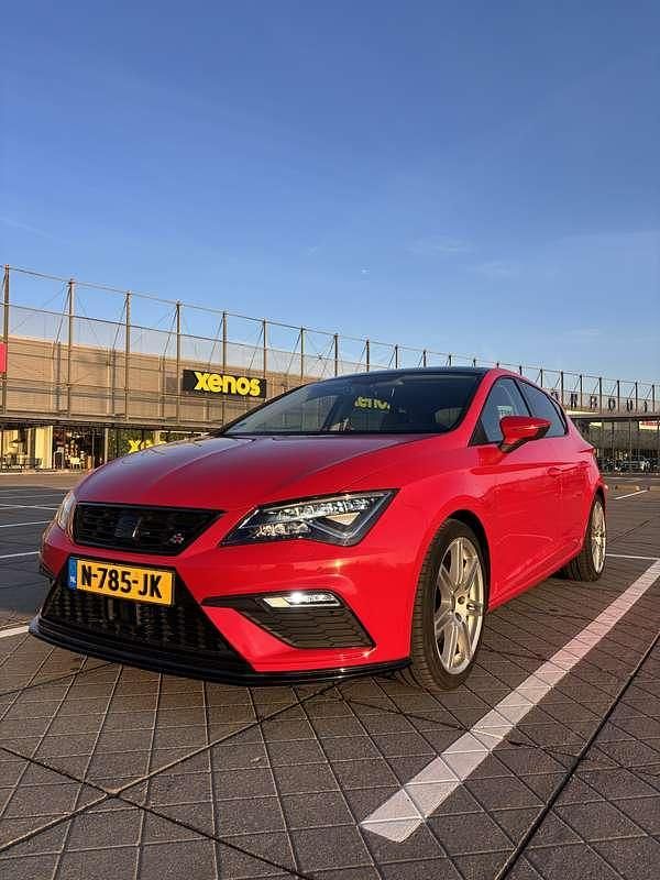 Occasion Seat Leon FR 179 PK (131 kW) 2017 Rood Hatchback