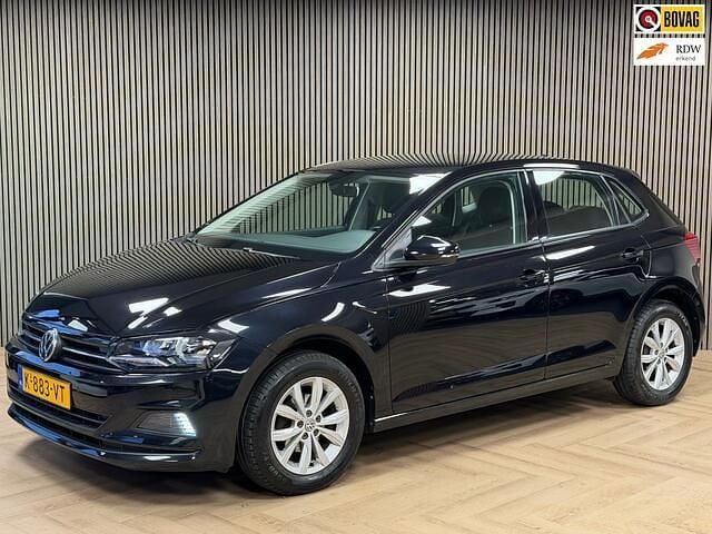 Zwart Gebruikt 2018 VW Polo Hatchback | € 13.995 (Goede deal) - Afbeelding 1/4