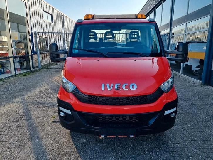 Occasion Iveco Daily 204 PK (150 kW) 2015 Rood Van