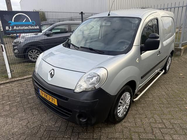 Grijs (metallic) Gebruikt 2010 Renault Kangoo Van | € 2.500 (Eerlijke prijs) - Afbeelding 1/4