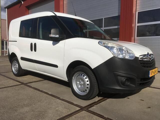 Wit Gebruikt 2015 Opel Combo Edition MPV | € 6.950 (Duur) - Afbeelding 1/4