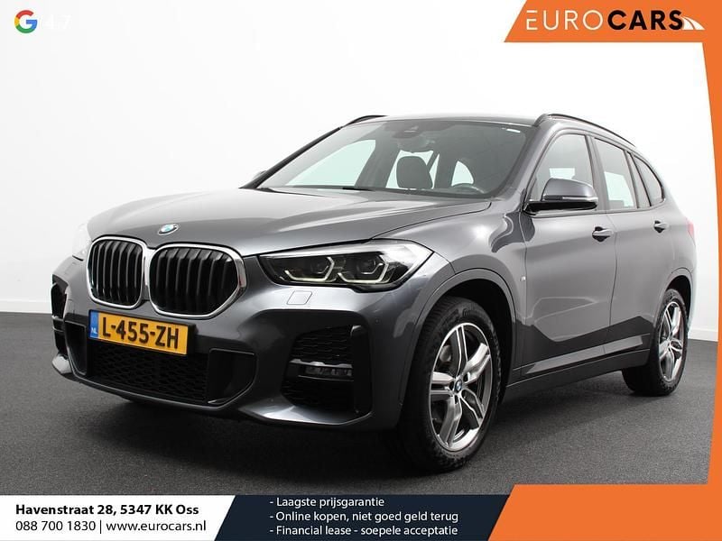 Grijs Gebruikt 2020 BMW X1 Sport Line SUV | € 28.690 (Eerlijke prijs) - Afbeelding 1/4