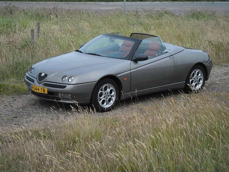 Occasion Alfa Romeo Spider 150 PK (110 kW) 1996 Grijs Cabriolet