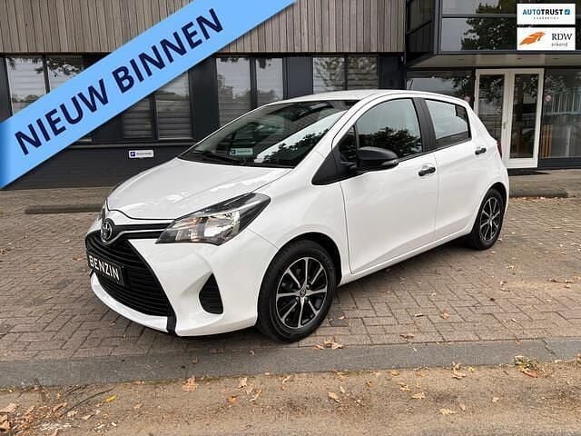 Wit Gebruikt 2014 Toyota Yaris Hatchback | € 7.750 (Goede deal) - Afbeelding 1/4