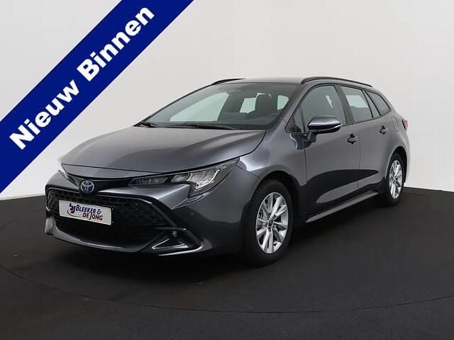 Grijs Gebruikt 2025 Toyota Corolla Active Stationwagen | € 29.950 (Eerlijke prijs) - Afbeelding 1/4