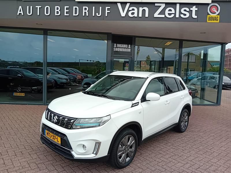 Wit Gebruikt 2024 Suzuki Vitara SUV | € 27.950 (Eerlijke prijs) - Afbeelding 1/4