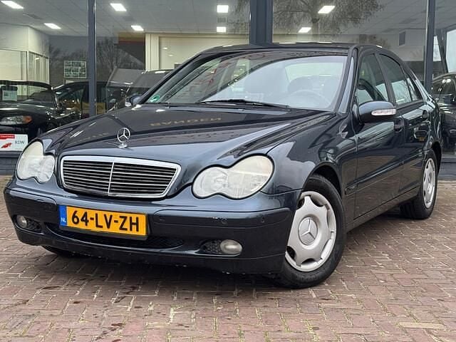 Zwart Gebruikt 2003 Mercedes C180 Elegance Sedan | € 2.595 (Goede deal) - Afbeelding 1/4