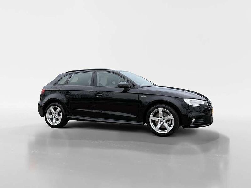 Occasion Audi A3 Sportback e-tron Sport 150 PK (110 kW) 2017 Zwart (metallic) Hatchback