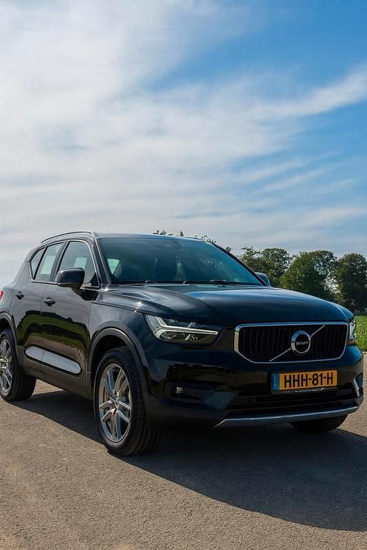 Gebruikt 2020 Volvo XC40 Momentum SUV | € 27.495 (Super prijs) - Afbeelding 1/4