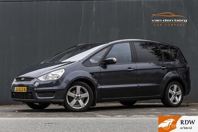 Grijs Gebruikt 2008 Ford S-MAX S MPV | € 3.950 (Eerlijke prijs) - Afbeelding 1/4