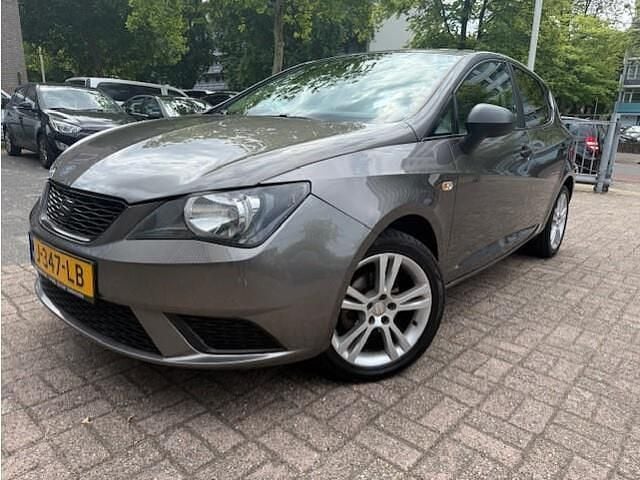 Grijs Gebruikt 2014 Seat Ibiza Reference Hatchback | € 6.250 (Goede deal) - Afbeelding 1/4