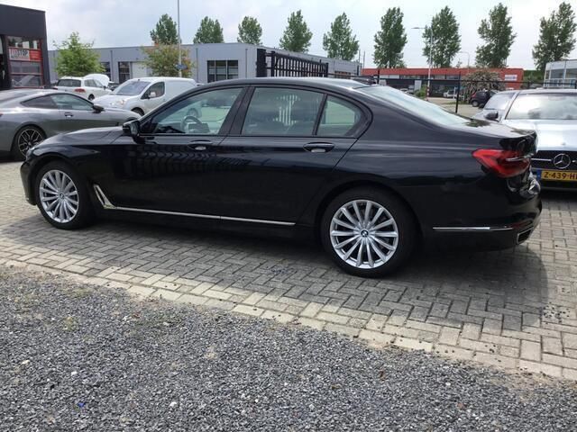 Occasion BMW 740 Executive 328 PK (241 kW) 2018 Zwart, metallic lak Sedan