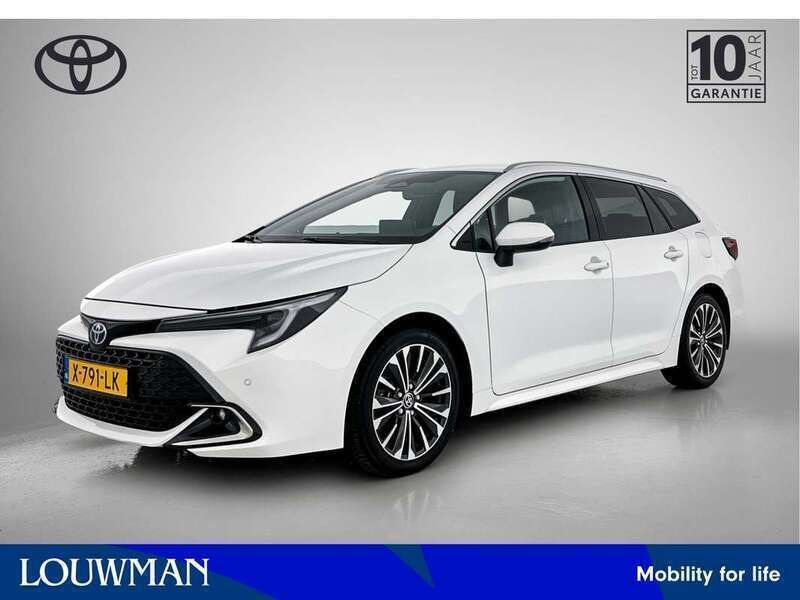 Wit Gebruikt 2023 Toyota Corolla Edition Stationwagen | € 29.925 (Eerlijke prijs) - Afbeelding 1/3