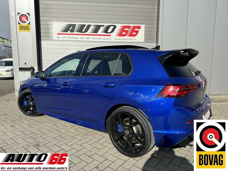 Occasion VW Golf VIII R 333 PK (244 kW) 2023 Blauw Hatchback