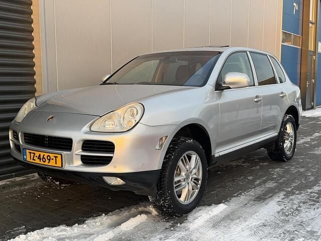 Grijs Occasion 2003 Porsche Cayenne SUV | € 4.995 (Eerlijke prijs) - Afbeelding 1/4