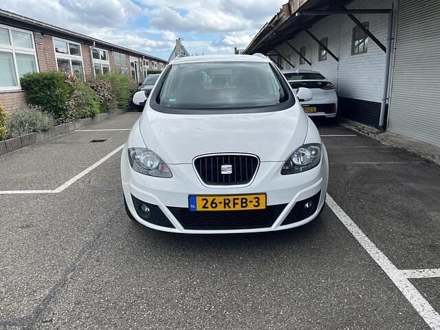 Wit Gebruikt 2011 Seat Altea XL Copa MPV | € 3.599 (Goede deal) - Afbeelding 1/4