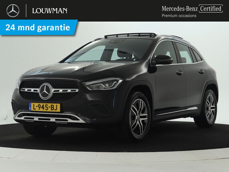 Donker metallic kosmoszwart Gebruikt 2021 Mercedes GLA200 Business SUV | € 39.950 (Iets duurder) - Afbeelding 1/3