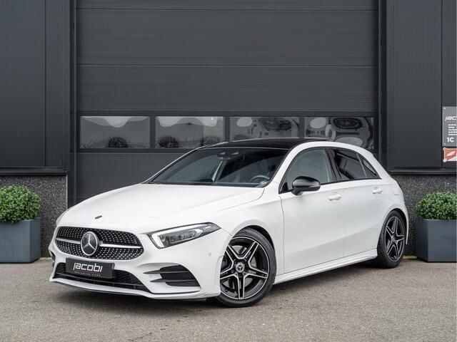 Wit Gebruikt 2019 Mercedes A250 AMG line Hatchback | € 30.000 (Duur) - Afbeelding 1/4
