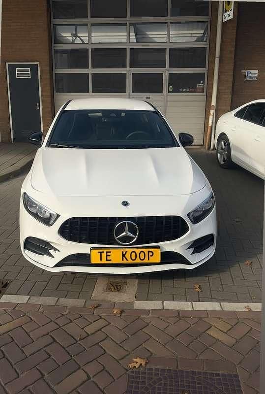 Wit Gebruikt 2018 Mercedes A200 AMG line Hatchback | € 26.000 (Eerlijke prijs) - Afbeelding 1/4