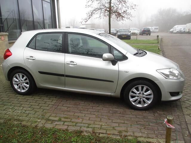 Occasion Toyota Auris Business Edition 124 PK (91 kW) 2008 Grijs (metallic) Hatchback