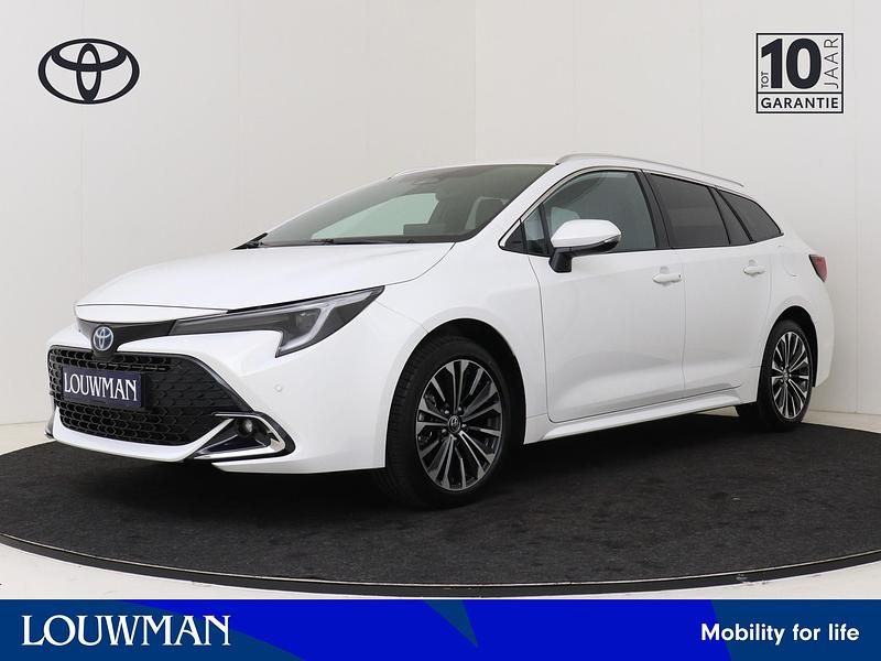 Wit Occasion 2025 Toyota Corolla Hybrid Business Edition Stationwagen | € 39.900 (Duur) - Afbeelding 1/3