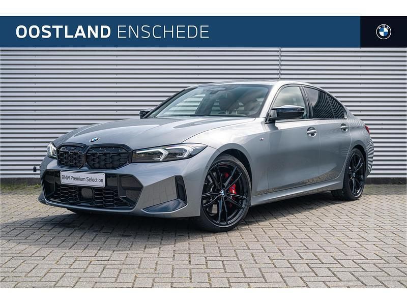 Grijs Gebruikt 2024 BMW M340 Comfort Edition Sedan | € 86.950 (Goede deal) - Afbeelding 1/4